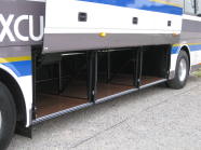 ワイド３スパン貫通式トランク